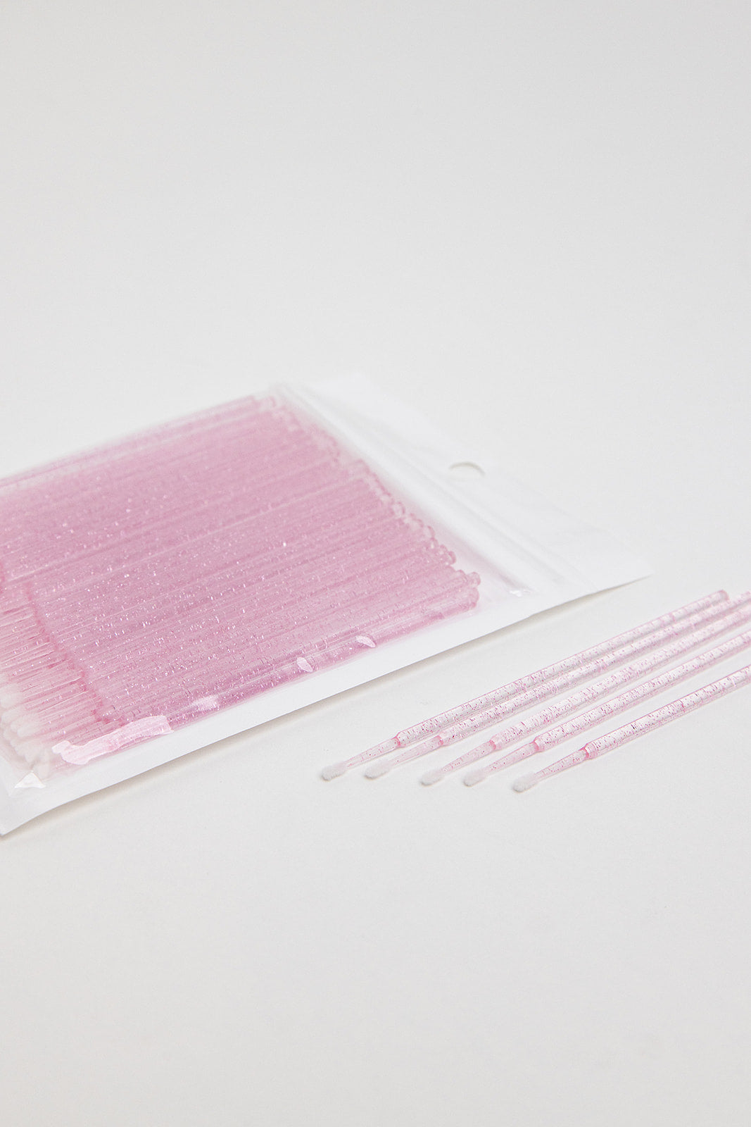 Glam Up Your Beauty Routine with 100 Glittering Micro Bud Applicators!